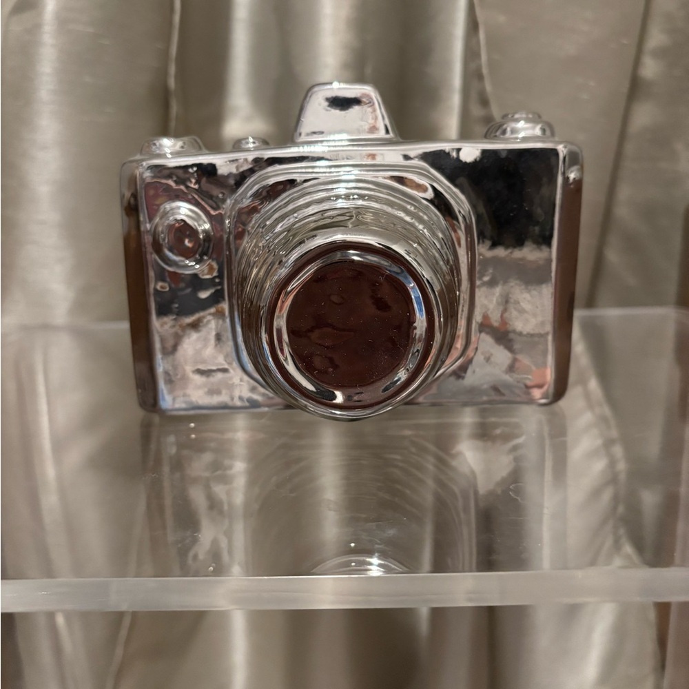 Silver Camera-Shaped Decorative Piece